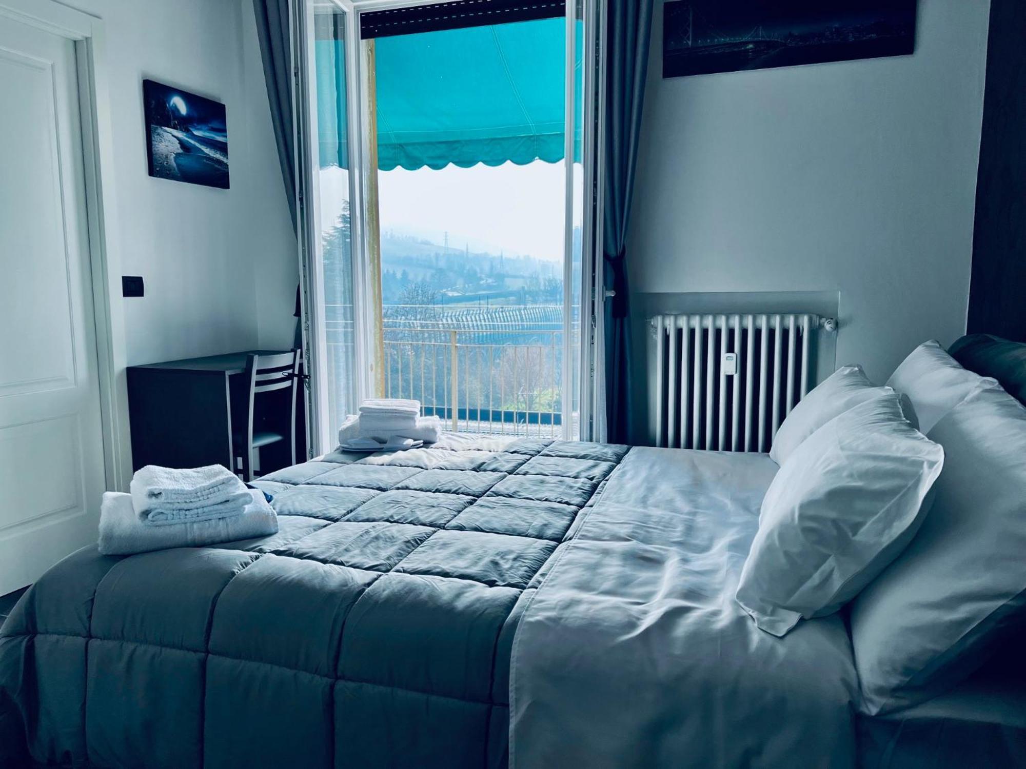 Bed and breakfast Seven Nights Bologne Extérieur photo